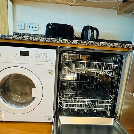 Modern 2Bed 2Bath Apartment Canary Wharf - Upto 5 Person London Ngoại thất bức ảnh