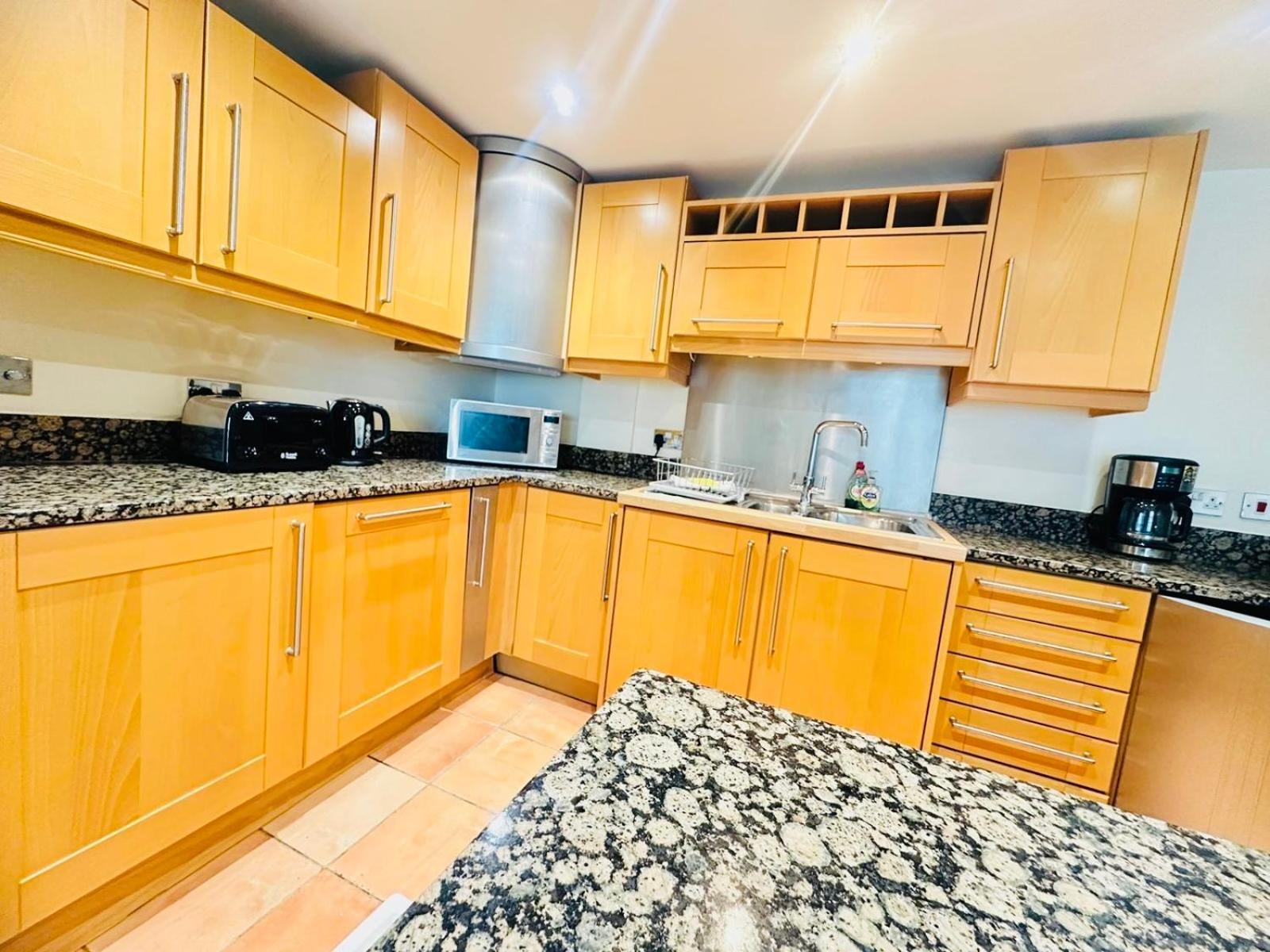 Modern 2Bed 2Bath Apartment Canary Wharf - Upto 5 Person London Ngoại thất bức ảnh