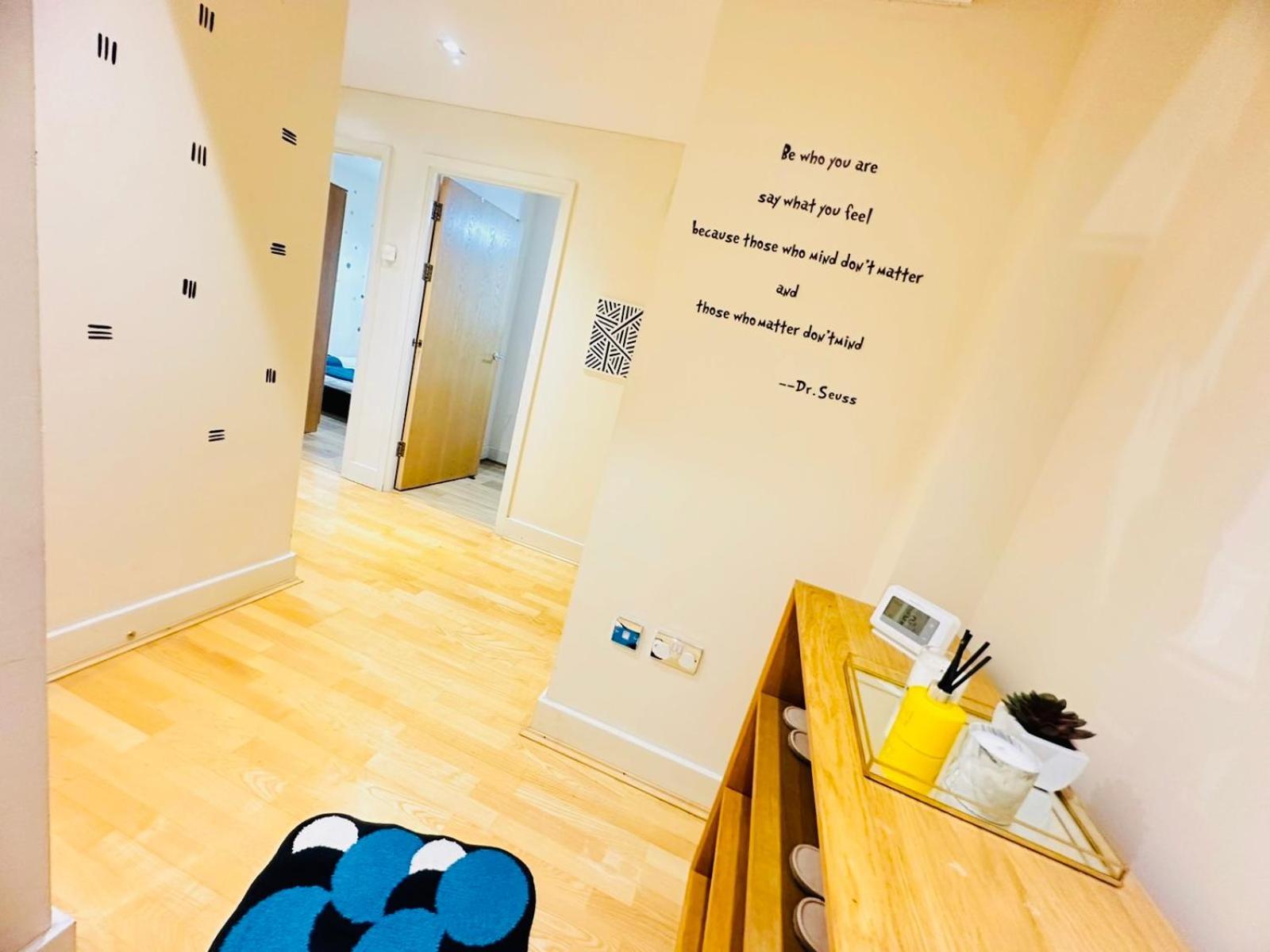 Modern 2Bed 2Bath Apartment Canary Wharf - Upto 5 Person London Ngoại thất bức ảnh