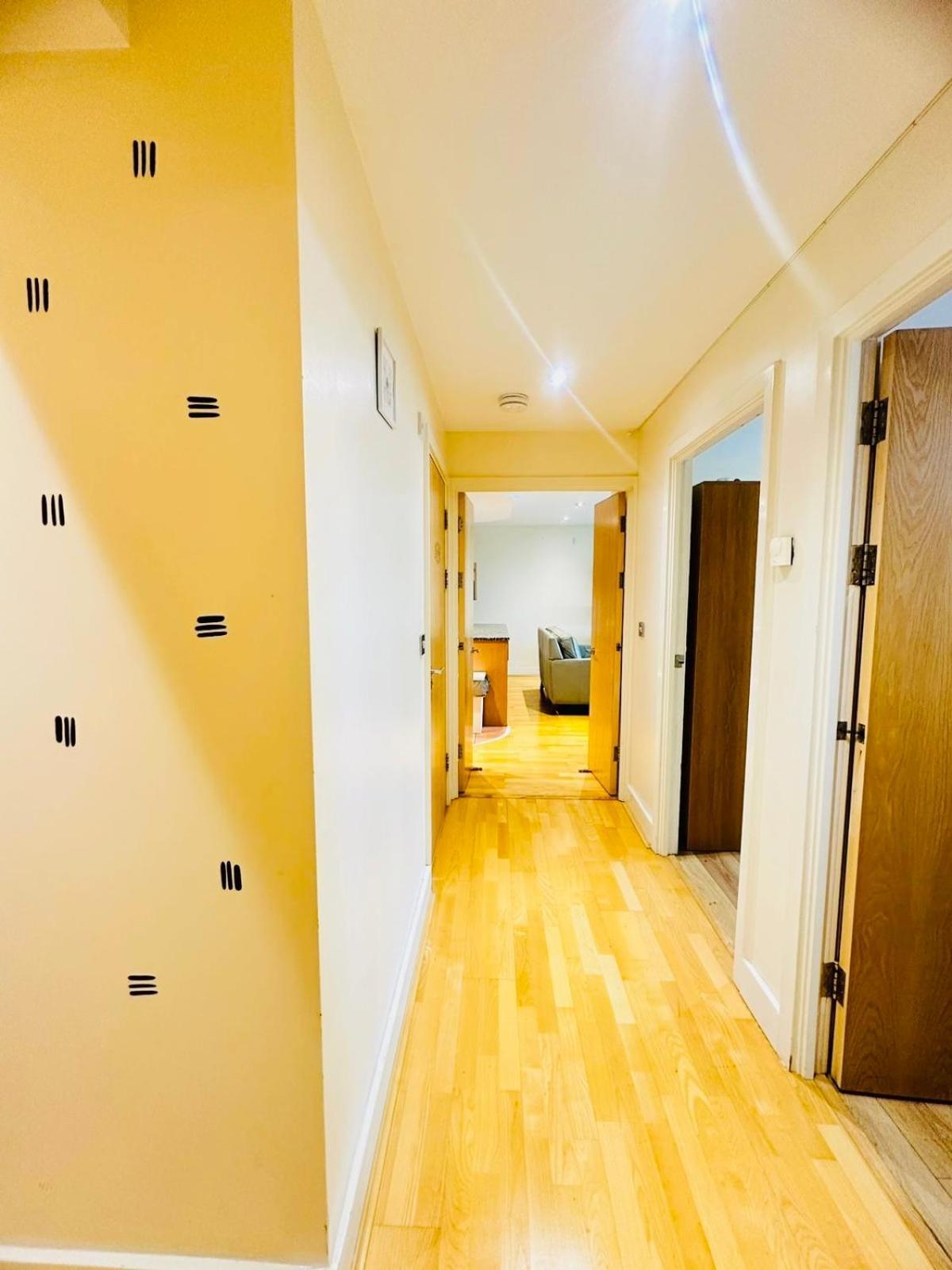 Modern 2Bed 2Bath Apartment Canary Wharf - Upto 5 Person London Ngoại thất bức ảnh