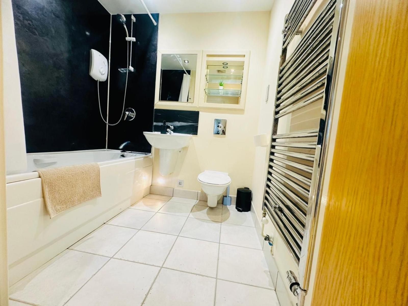 Modern 2Bed 2Bath Apartment Canary Wharf - Upto 5 Person London Ngoại thất bức ảnh