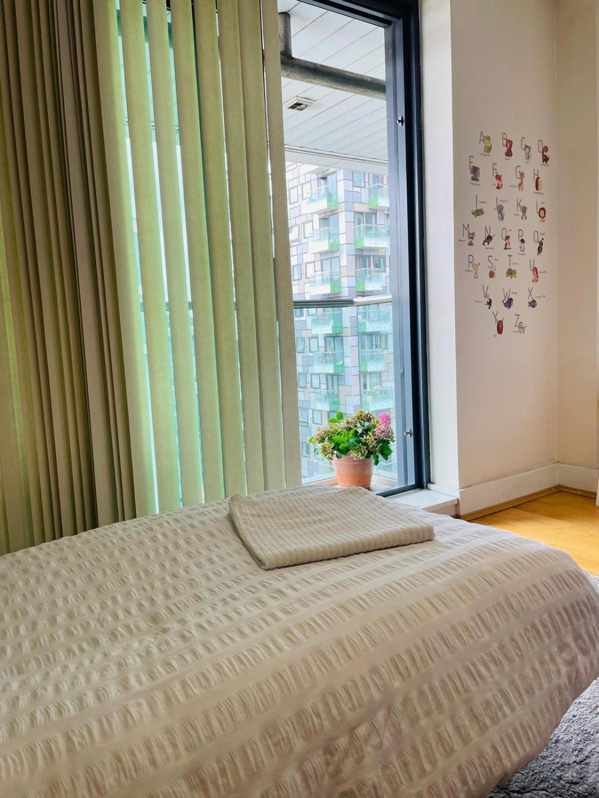 Modern 2Bed 2Bath Apartment Canary Wharf - Upto 5 Person London Ngoại thất bức ảnh