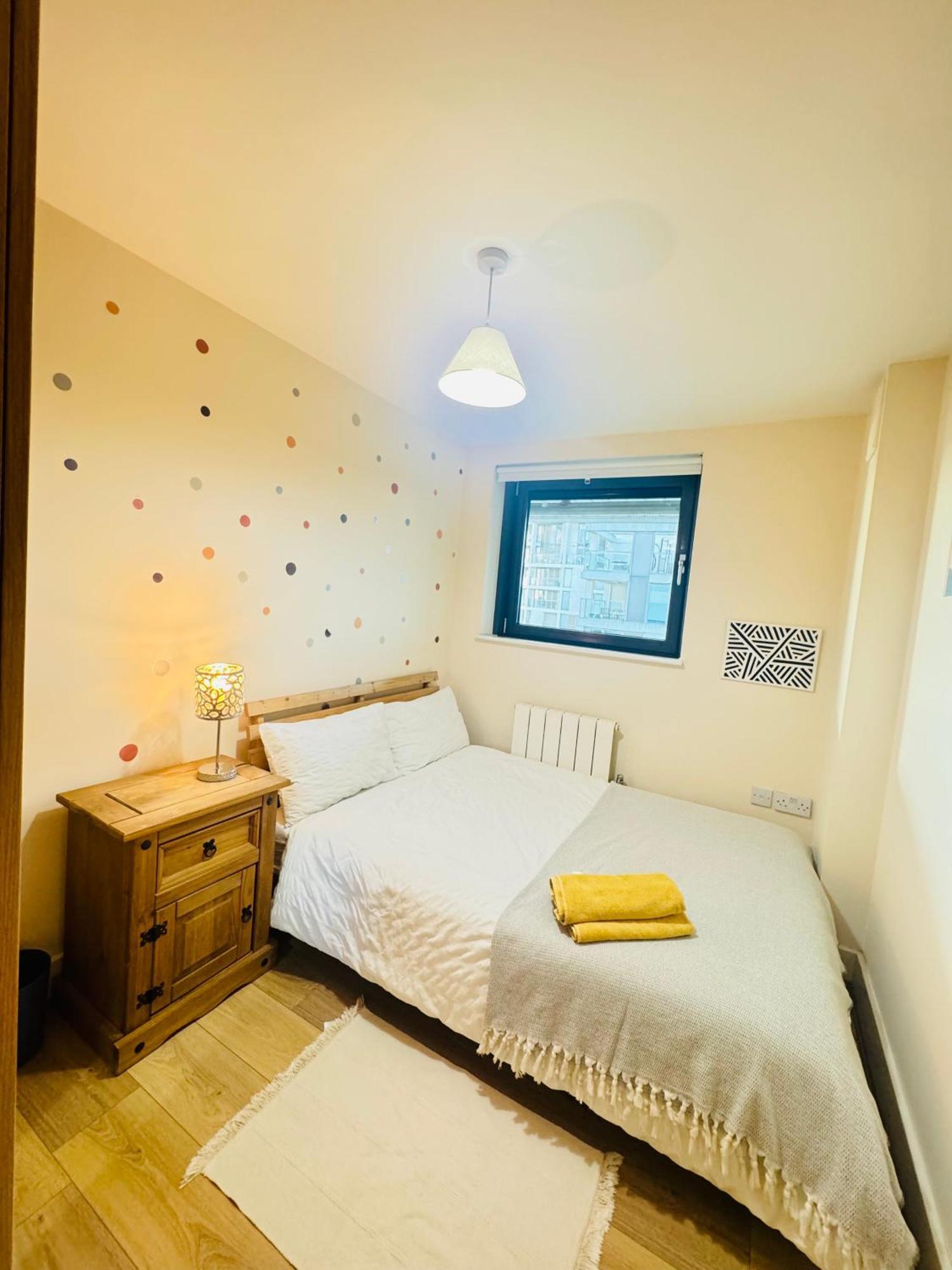 Modern 2Bed 2Bath Apartment Canary Wharf - Upto 5 Person London Ngoại thất bức ảnh